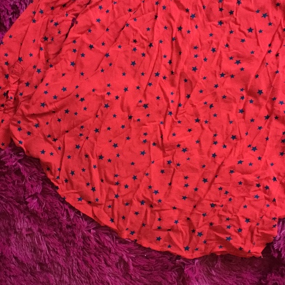 Old Navy red starry semi-button down top 💫 - Picture 6 of 12